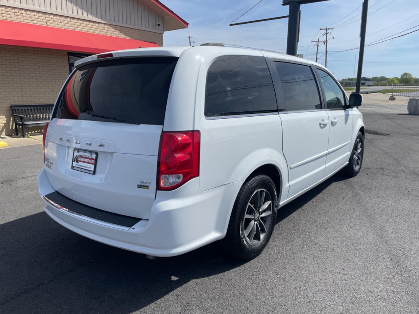 2017 White Dodge Grand Caravan Passenger (2C4RDGCG3HR) with an V6, Flex Fuel, 3.6 Liter engine, Automatic, 6-Spd transmission, located at 8008 Warden Rd, Sherwood, AR, 72120, (501) 801-6100, 34.830078, -92.186684 - Photo#7